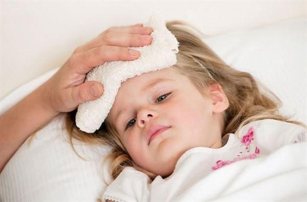 Cha mẹ cần nắm bắt các triệu chứng để chăm sóc bé đúng cách