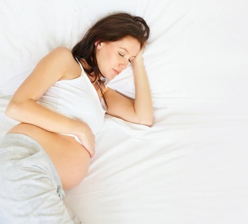 Giấc ngủ của mẹ bầu trong thai kỳ rất quan trọng