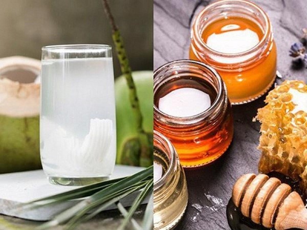 Chăm sóc da mặt bằng nước dừa và mật ong