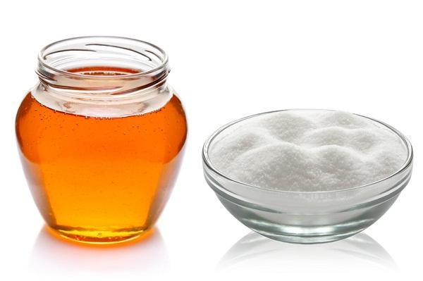 Tẩy tế bào chết cho bà bầu bằng đường và mật ong