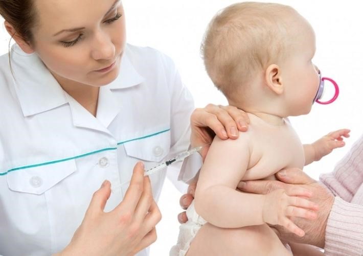 Cha mẹ cần tìm hiểu về các biểu hiện sau tiêm chủng để có phương án chăm sóc phù hợp
