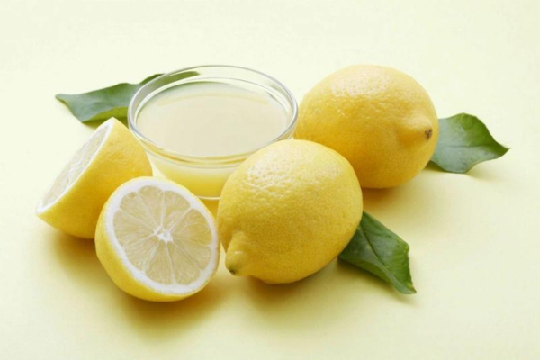 Trị rạn da bằng nước cốt chanh